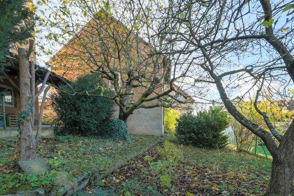 Garten und Nebengebäude