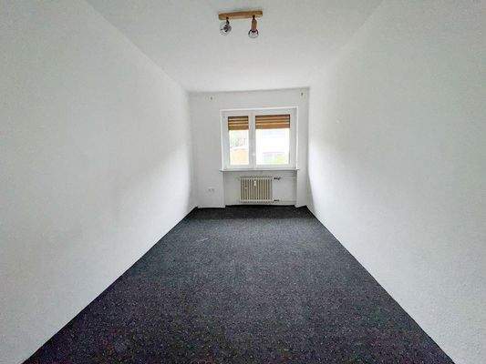 1st Floor: Bedroom 1