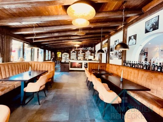 Gastraum mit Theke