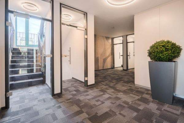 Flur 10 b und Eingang