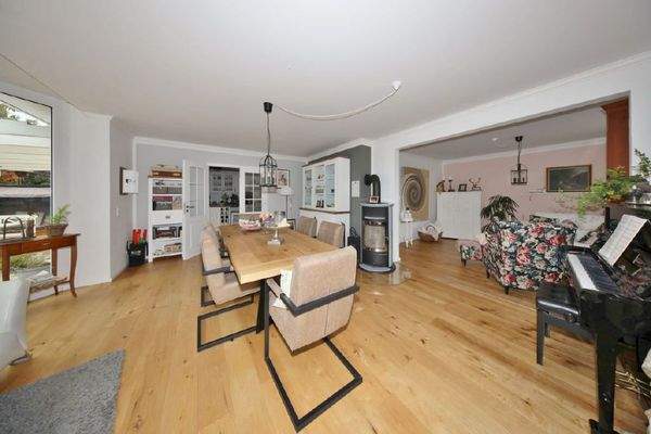 Essbereich mit Kaminofen ...