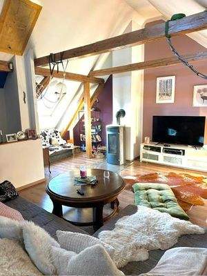 Wohnzimmer mit Kamin.jpeg