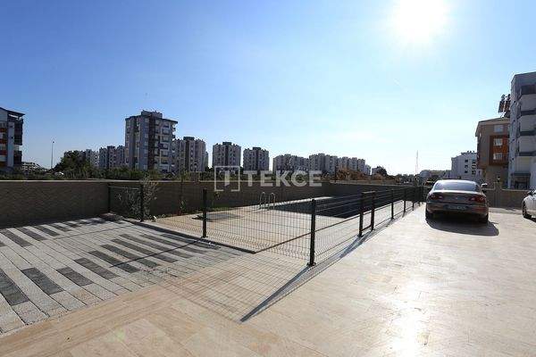 Apartment in a Complex with Pool Near City Hospital in Kepez Antalya