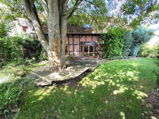 022 links Garten.jpg