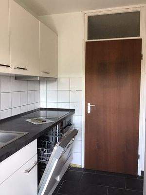 Küche mit Einbauküche (5).jpg