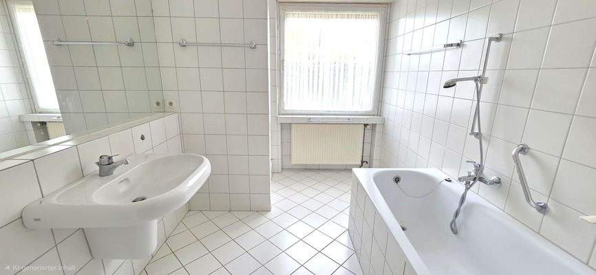 Badezimmer mit separater Dusche