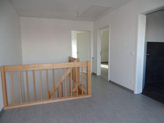 Galerie und Flur im DG.JPG