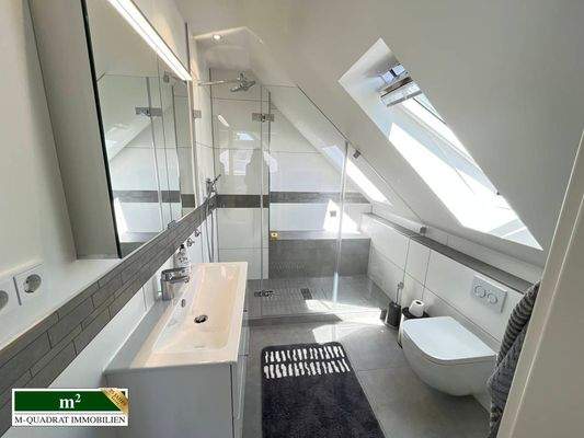 Duschbad im Spitzboden