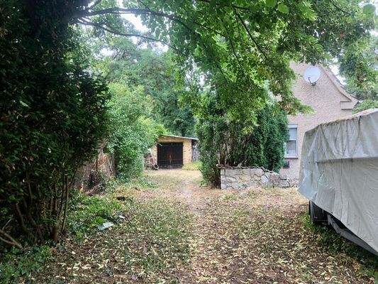 Einfahrt zum Grundstück 