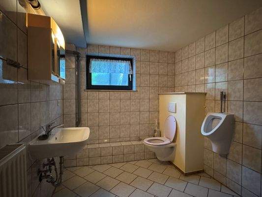 Tageslichtbad mit Dusche Keller