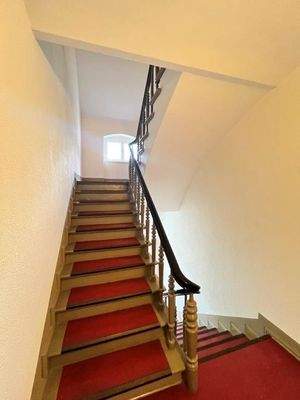 Treppenhaus_zum_Dach