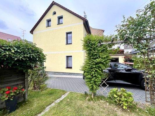 2025-3361-Giebelseite des Hauses