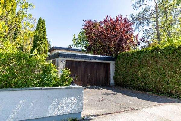 Schönes Grundstück mit Altbestand