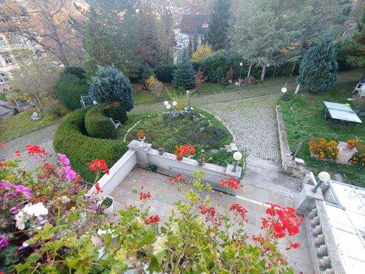 Bestandsfoto Blick auf Vorplatz/Terrassenbereich