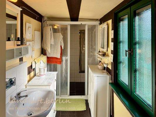 Dusch-Bad, Zugang vom Eingangsbereich.jpg