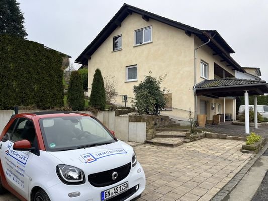 3 Stellplätze,1 Garage, 2 Carport