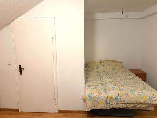 Ansicht Schlafnische und Küchentüre