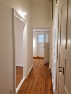 Flur mit Einbauschrank