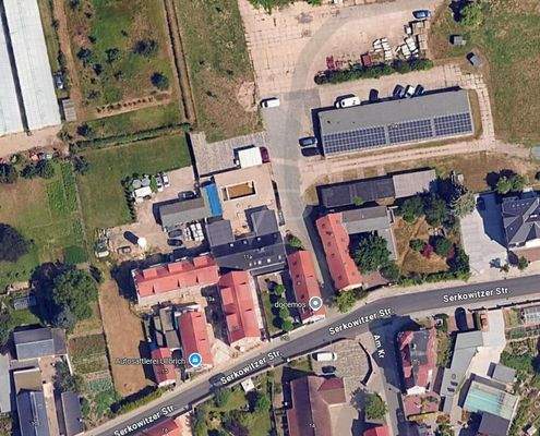 Luftbild, Außenbereich mit Pool 