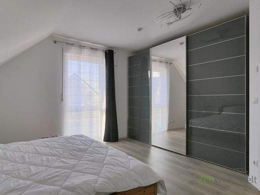 großer Kleiderschrank