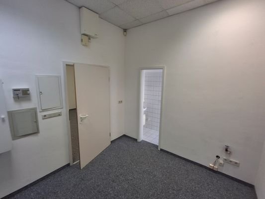 Vorbereitungsraum_Toiletteneingang.jpg