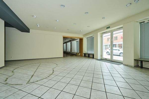 Geschäftshaus Geiselhöring Erdgeschoss Laden Eingangsbereich