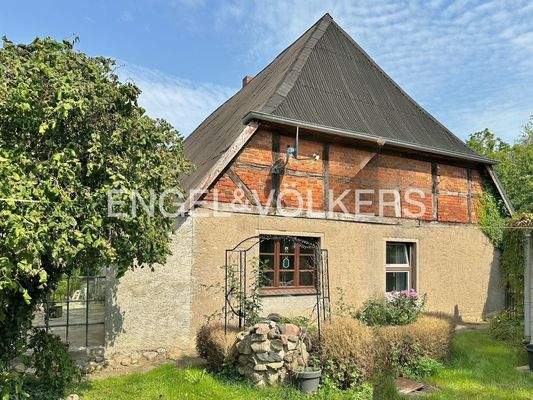 Giebelansicht vom Garten aus