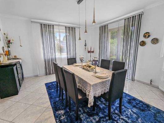 Wohnzimmer/Essbereich