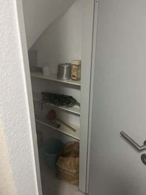 18 Abstell kammer KG