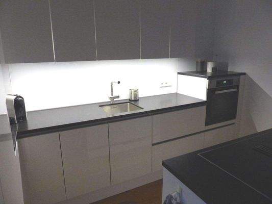 Viel Stauraum und ausschließlich Markengeräte