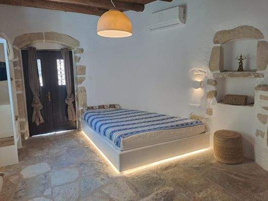 Kreta, Aspro: 3 Villen mit traditionellen Steinelementen und Bergblick zu verkaufen