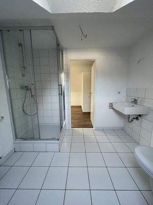 Tageslichtbad mit Dusche