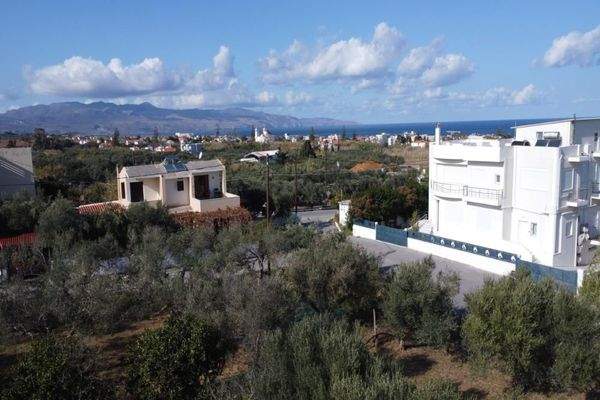 Kreta, Maleme: Grundstück zu verkaufen - nur 5 Minuten zum Sandstrand