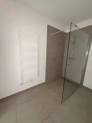 Badezimmer andere Perspektive.JPG