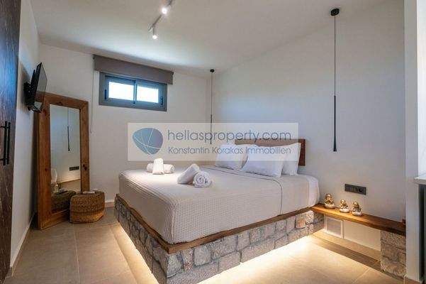 d894d525b17646d5b79d7a4683c742c5-original