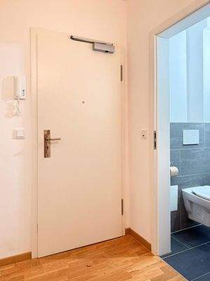 Flur Wohnungstür Bad