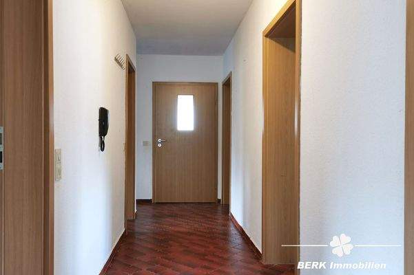 BERK Immobilien - Flur OG