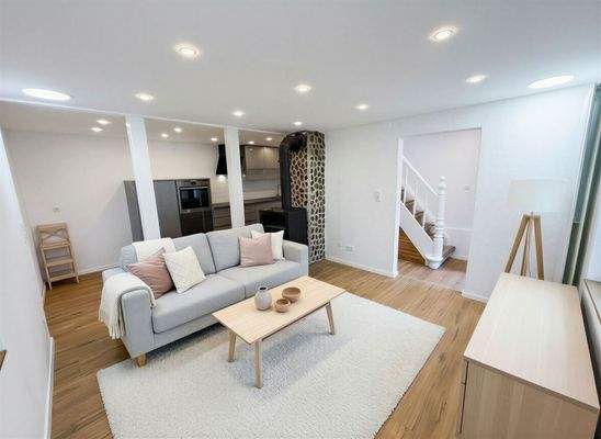 Wohn - und Essbereich - (KI generiert)