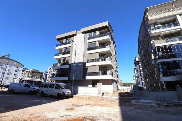 Apartments in a Complex with a Pool and Prime Location in Antalya