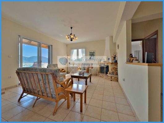 c649c5e258ae4e7bb9d1ab50bbf8a282-original