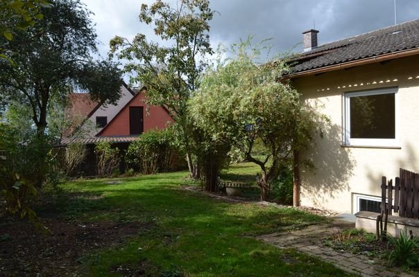 Blick in den gepflegten Garten