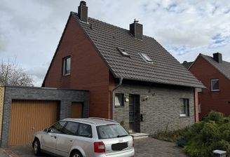 Hausansicht Foto 1.jpg