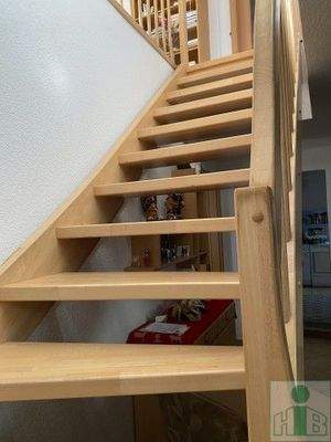 Treppenaufgang linker Hausteil 