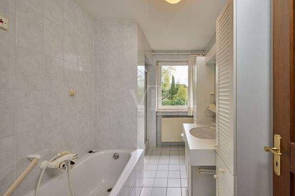 Tageslichtbadezimmer UG