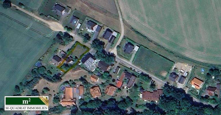 Adlerperspektive zu kaufender Bauplatz mit Abrissobjekt