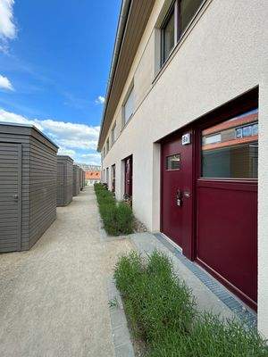 Moderne Haustürenreihe