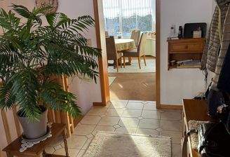 Eingangsbereich...Übergang in Ess-Wohnbereich... Treppenhaus