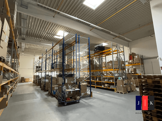 Halle Innenansicht 1