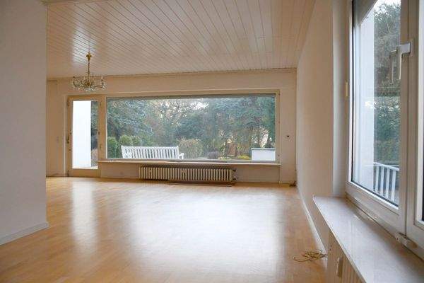 EG: Wohnzimmer mit Terrassenzugang.JPG