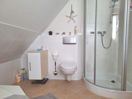 Vermietete Whg. im DG, Vollbad, Ansicht II